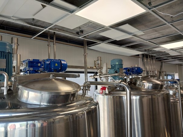 Tessa melkverwerkingsinstallatie de montage bij Hoeve Bouwlust